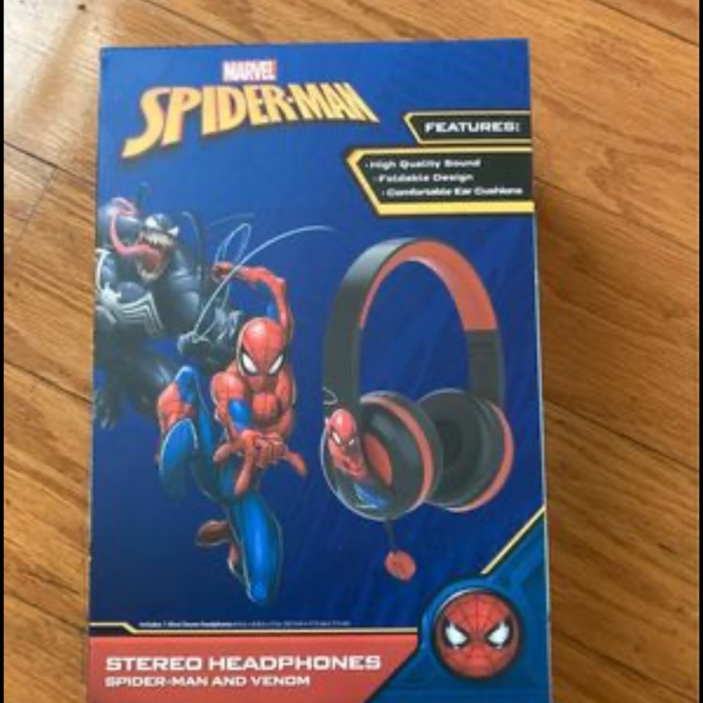 NWT Spider-Man And Venom Stereo Headphones